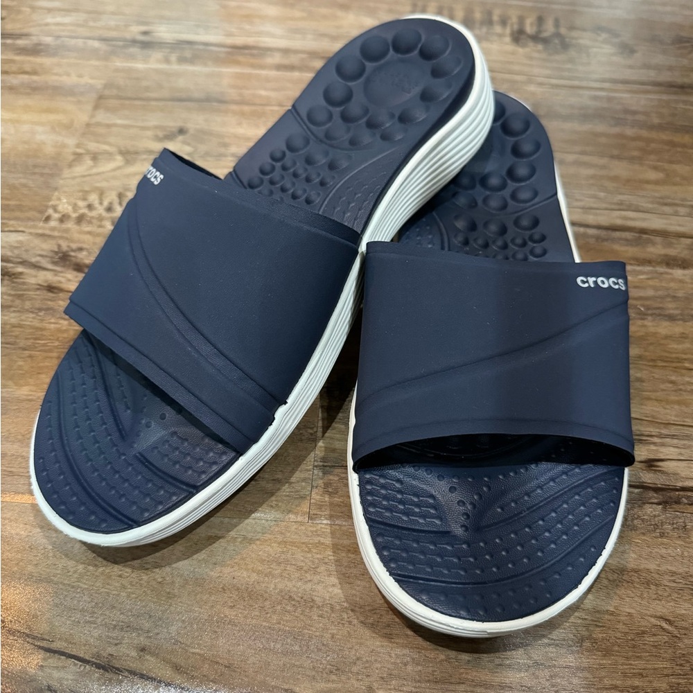 NWOT - Crocs Slides